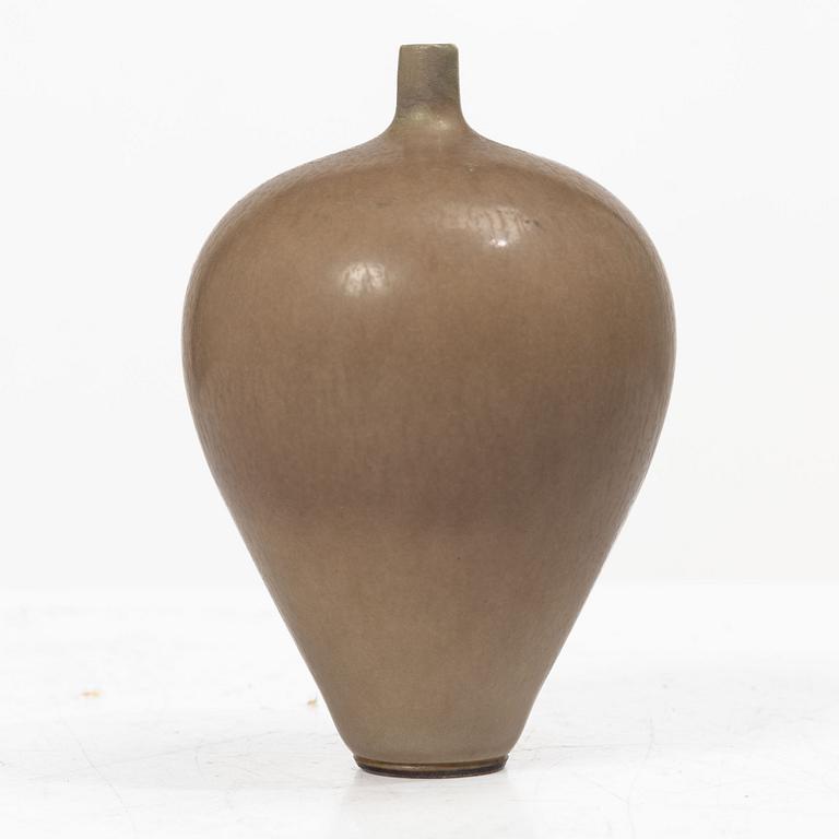 Berndt Friberg, A stoneware miniature vase, stoneware, Gustavsberg Studio.