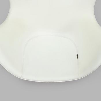 Arne Jacobsen, nojatuoli, "Egg", Fritz Hansen, Tanska 2018.