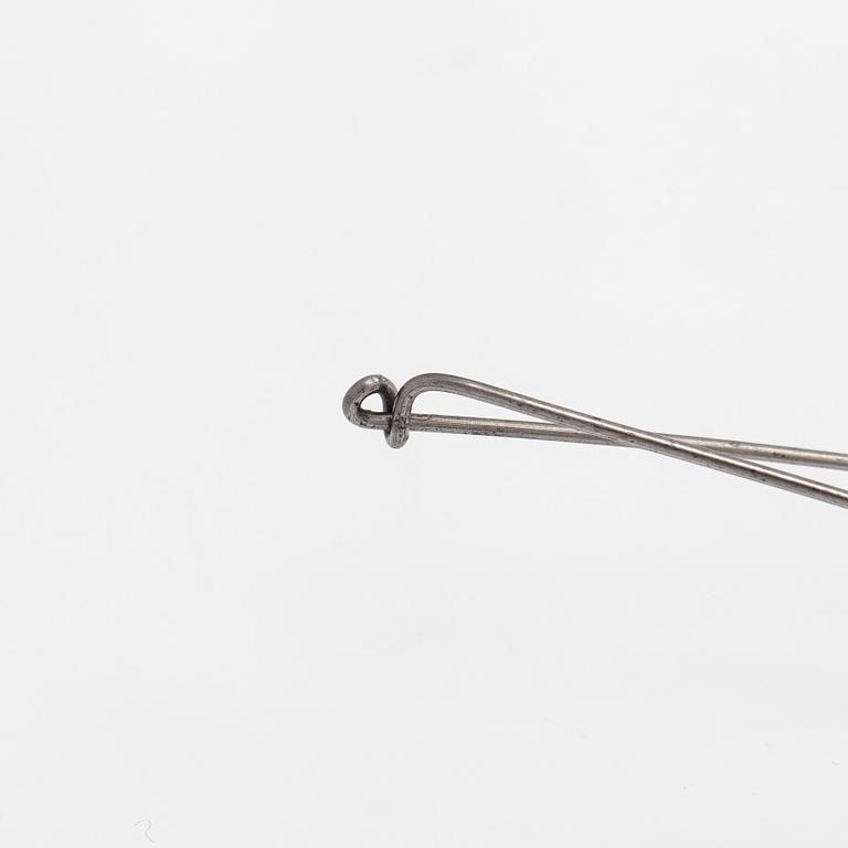 Alexander Calder, flower brooch, 1940.