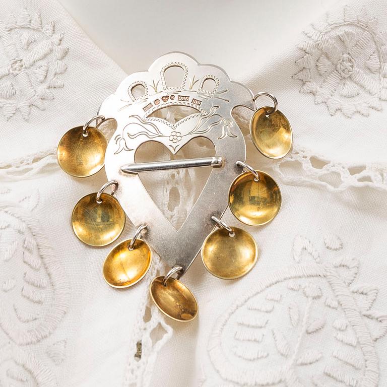 A traditional Swedish dress from Värend.