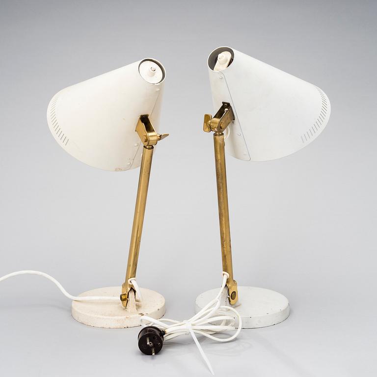 A PAIR OF DESK LAMPS. Model 9222.