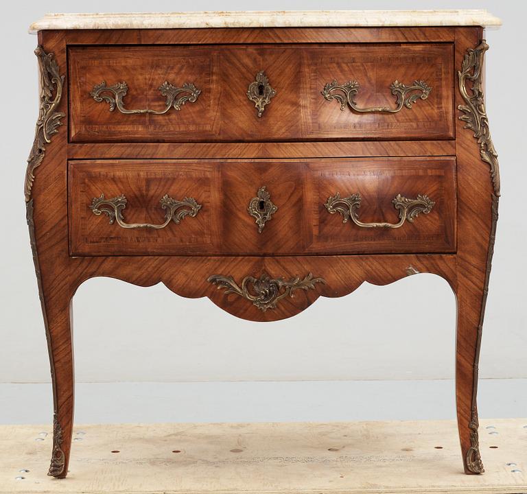 BYRÅ, Louis XV-stil, 1900-talets början.