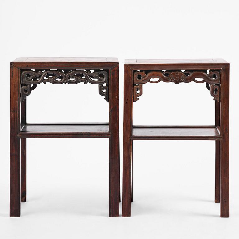 A set of two Chinese hardwood stands/tables, late Qing dynasty.