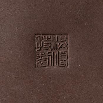 A group of three Chinese yixing teapots, 1980s.