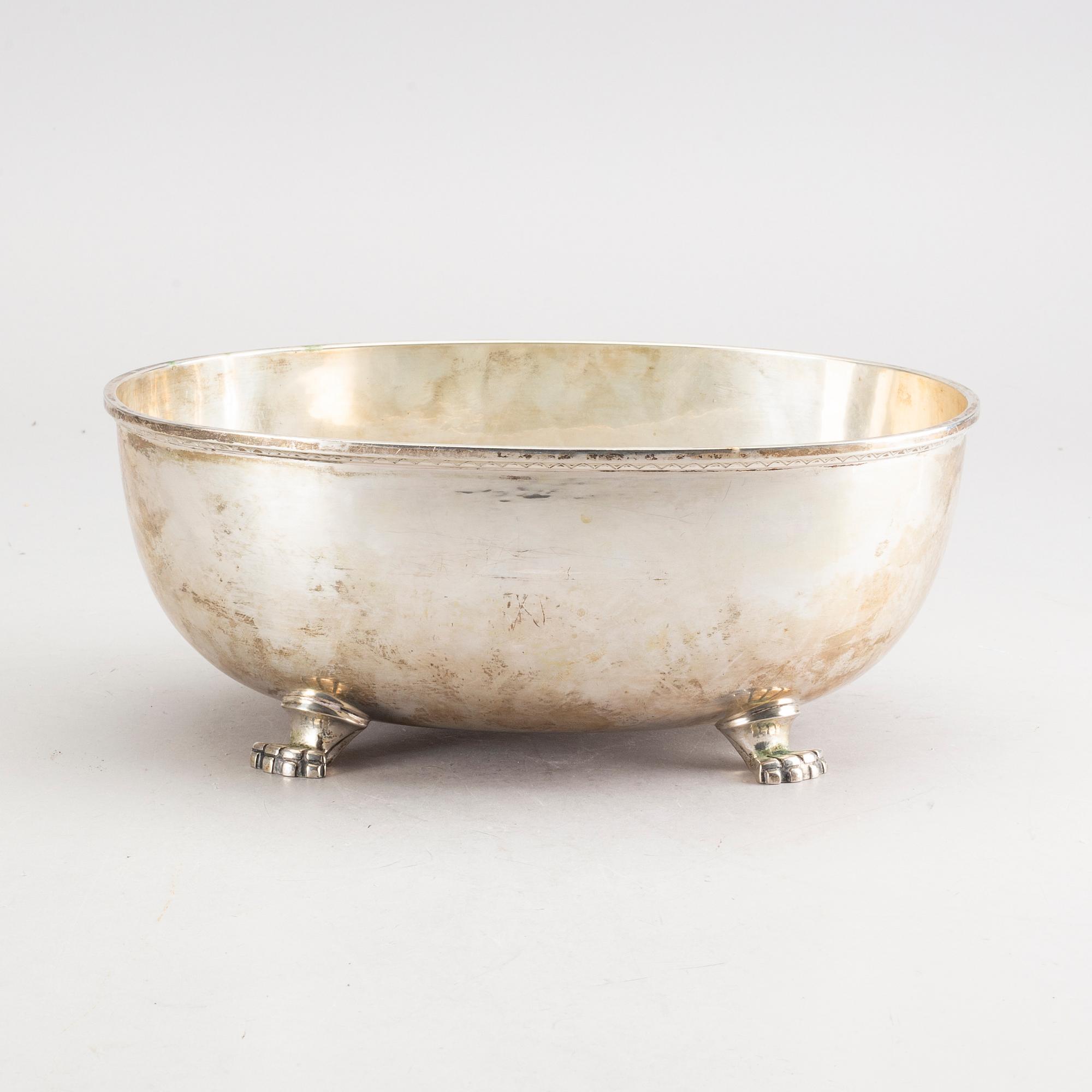 A Swedis 20th century silver bowl mark of WA Bolin  Stockholm 1945, length 29, height 11 cm, weight 1160 gr.