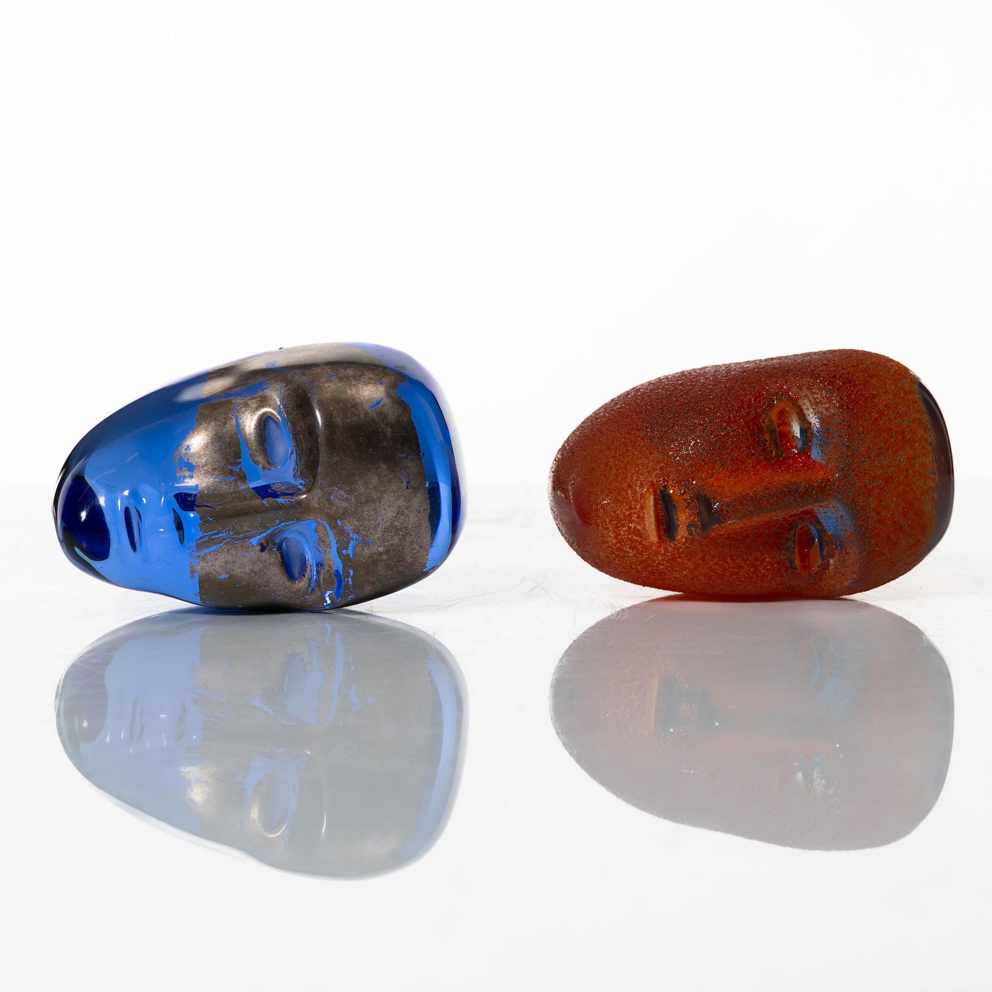 Bertil Vallien, skulpturer, 2 st, Kosta Boda.