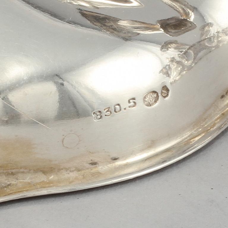 KANDELABRAR, ett par, silver, svenska importstämplar, 1900-talets första hälft.