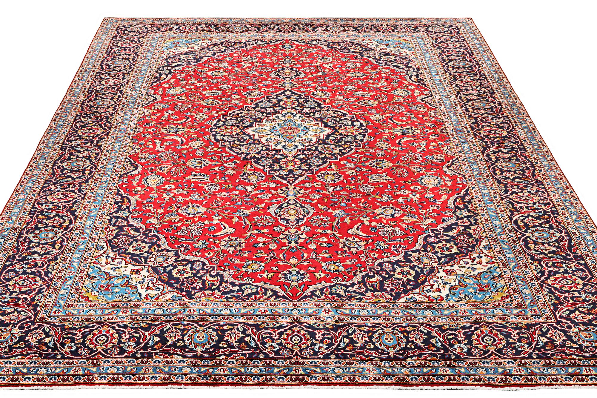 A Kashan carpet, c. 412 x 300 cm.