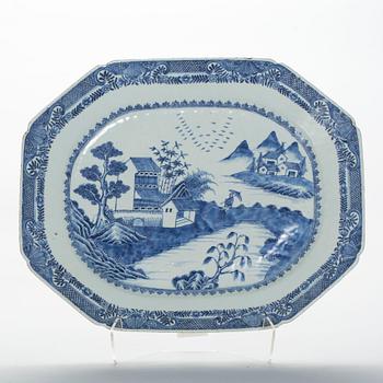 STEKFAT, porslin, Kina, Qianlong(1736-1795).