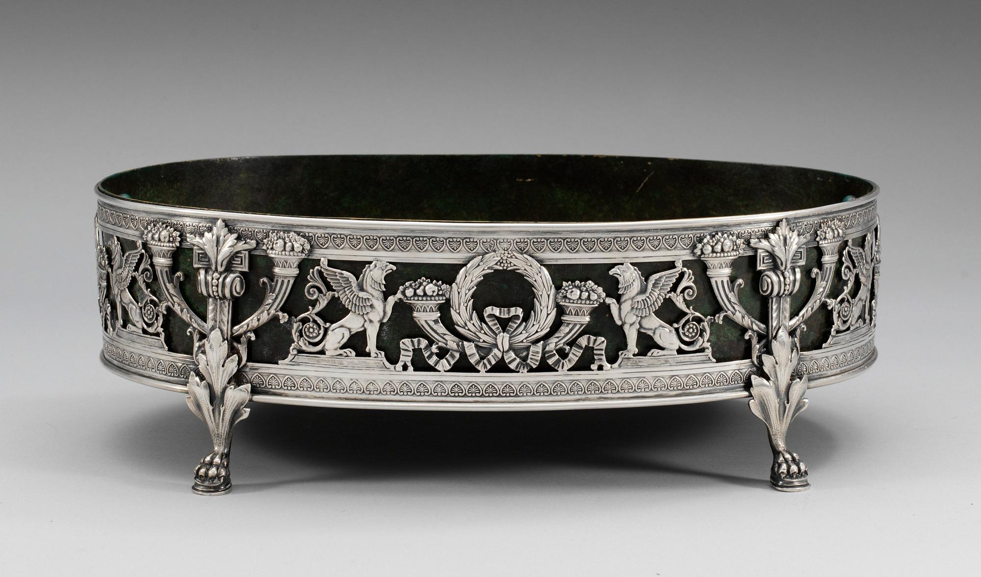 JARDINIERE, silver. Tyskland omkr 1900. Empirestil.