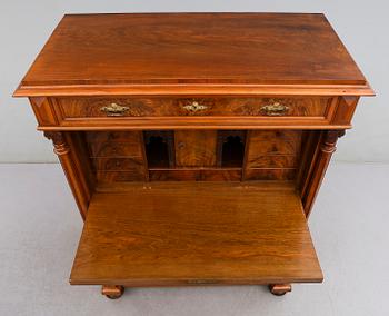 CHIFFONJÉ, 1800-talets andra hälft.