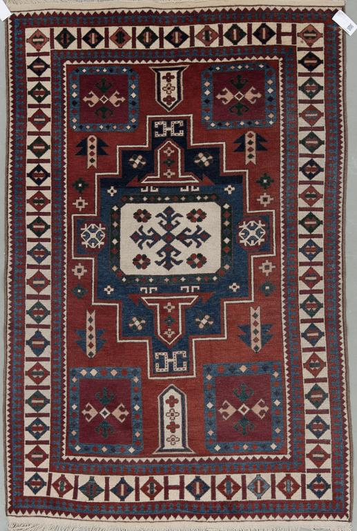 MATTA, orientalisk, old. Ca 194x128 cm.