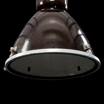 TAKLAMPA, industrimodell, Tjeckoslovakien 1900-talets andra hälft. Tot. höjd inkl. ked 139 cm.