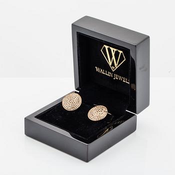 18K gold and black diamond cufflinks.