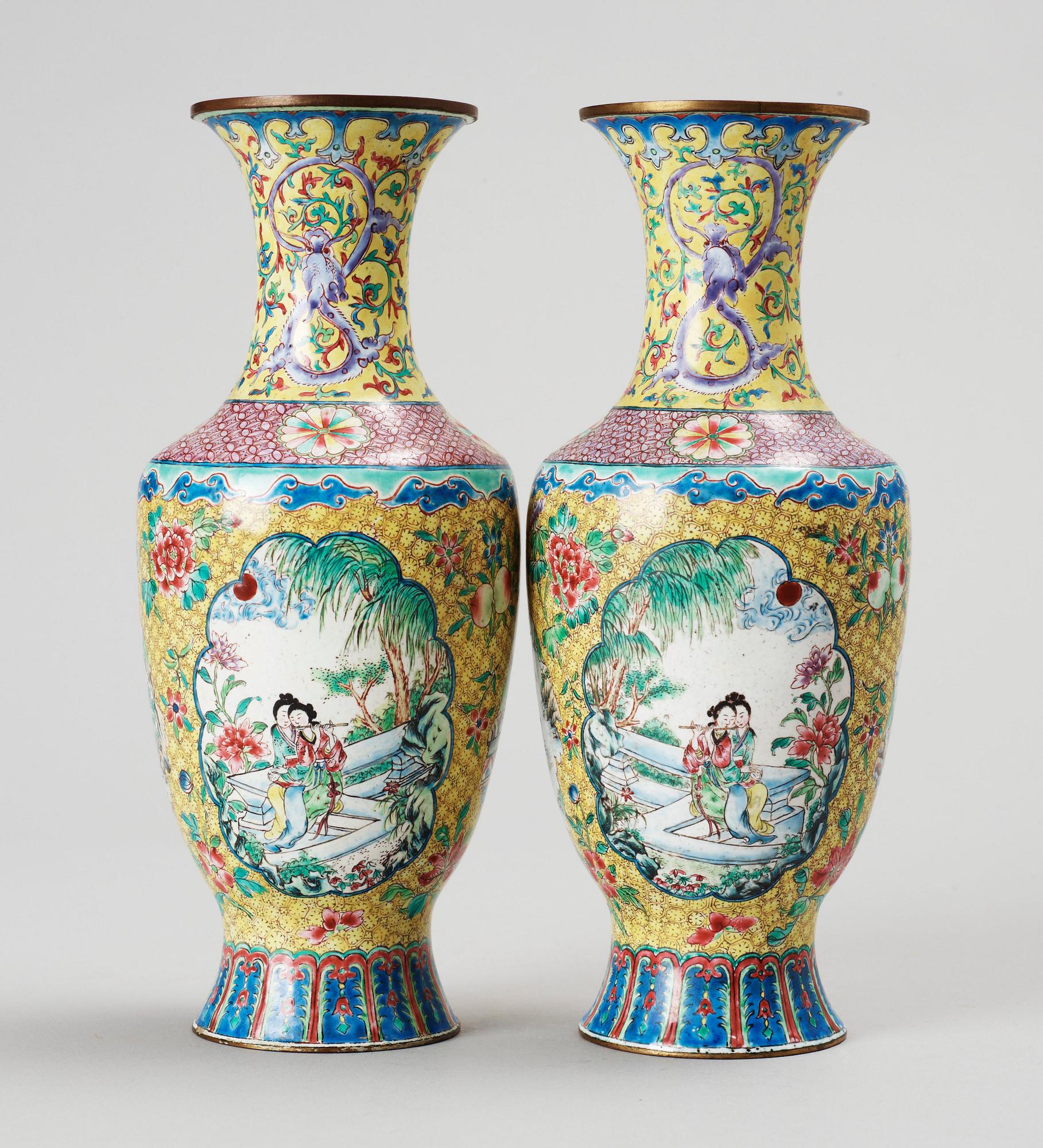 VASER ett par. cloisonné. Kina. 1900-tal.