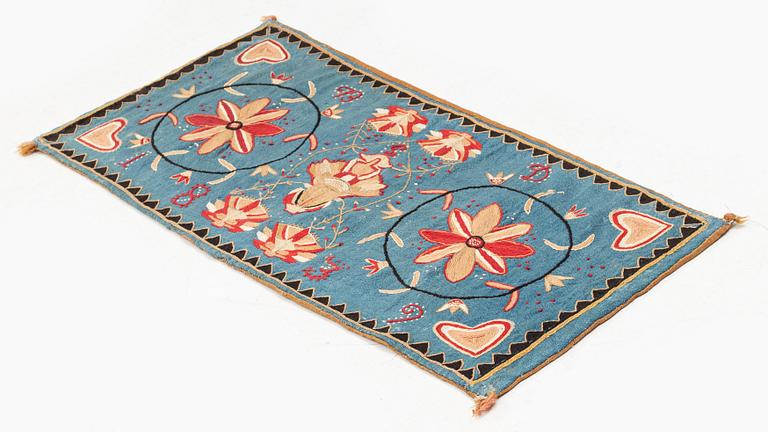 Åkdyna, broderad, ca 92 x 44 cm, Skåne, signerad BD och daterad 1839.