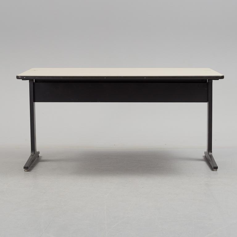 A George Nelson / Robert Propst writing desk "Action Office Propst Desk", designed 1971.