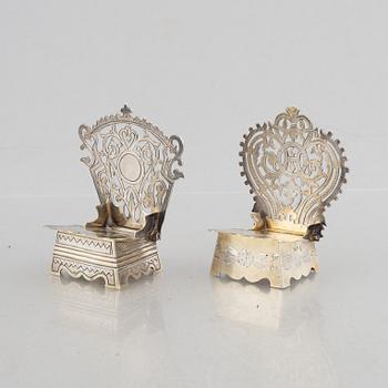 Saltstolar, 2 st, silver, Ryssland omkring år 1900.
