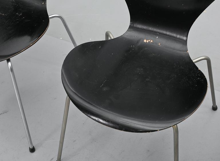 STOLAR, 3 + 1 st, "Sjuan", Arne Jacobsen, Fritz Hansen, Danmark, 1960-tal.