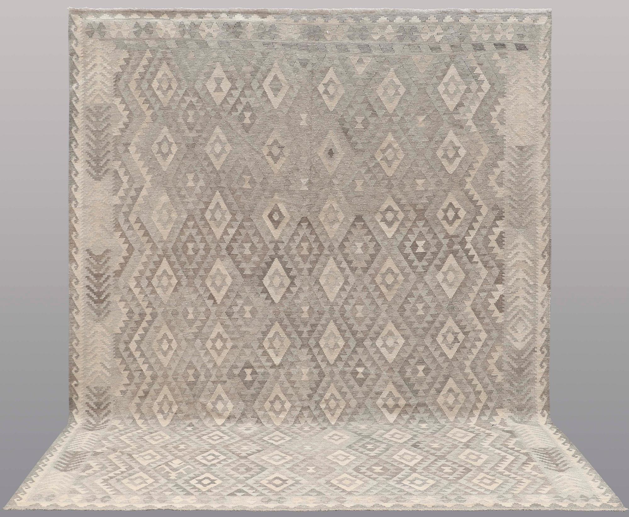 A CARPET, Kilim, ca 369 x 280 cm.