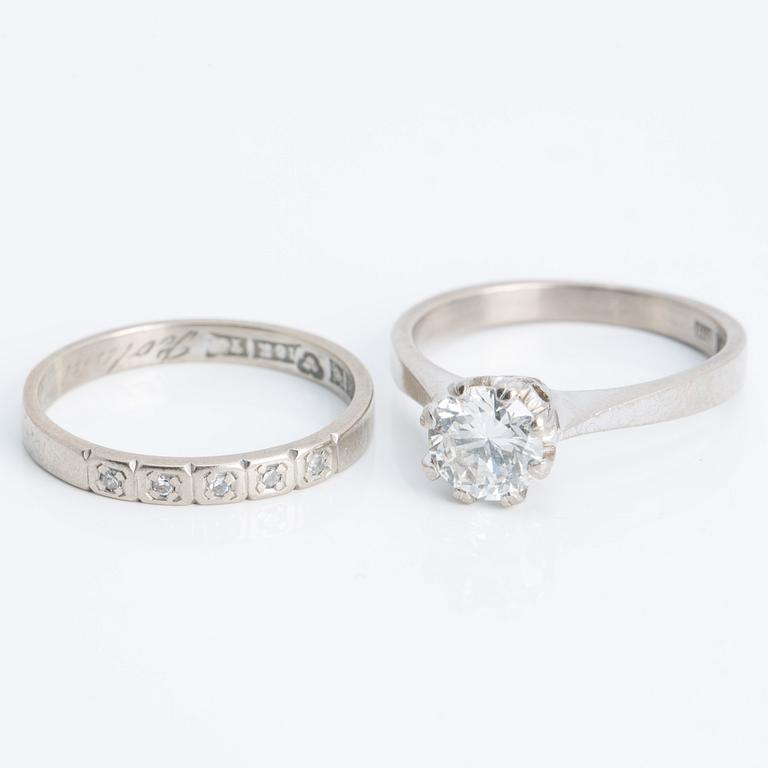 Ring with brillian-cut diamond ca 0.88 ct and ring with single-cut diamonds.