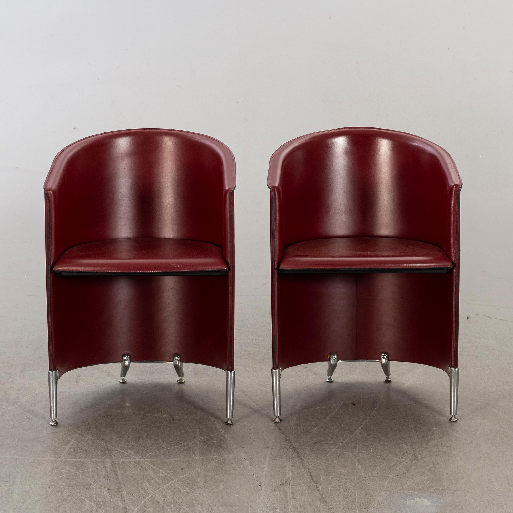 A pair of late 20th century armchairs.
