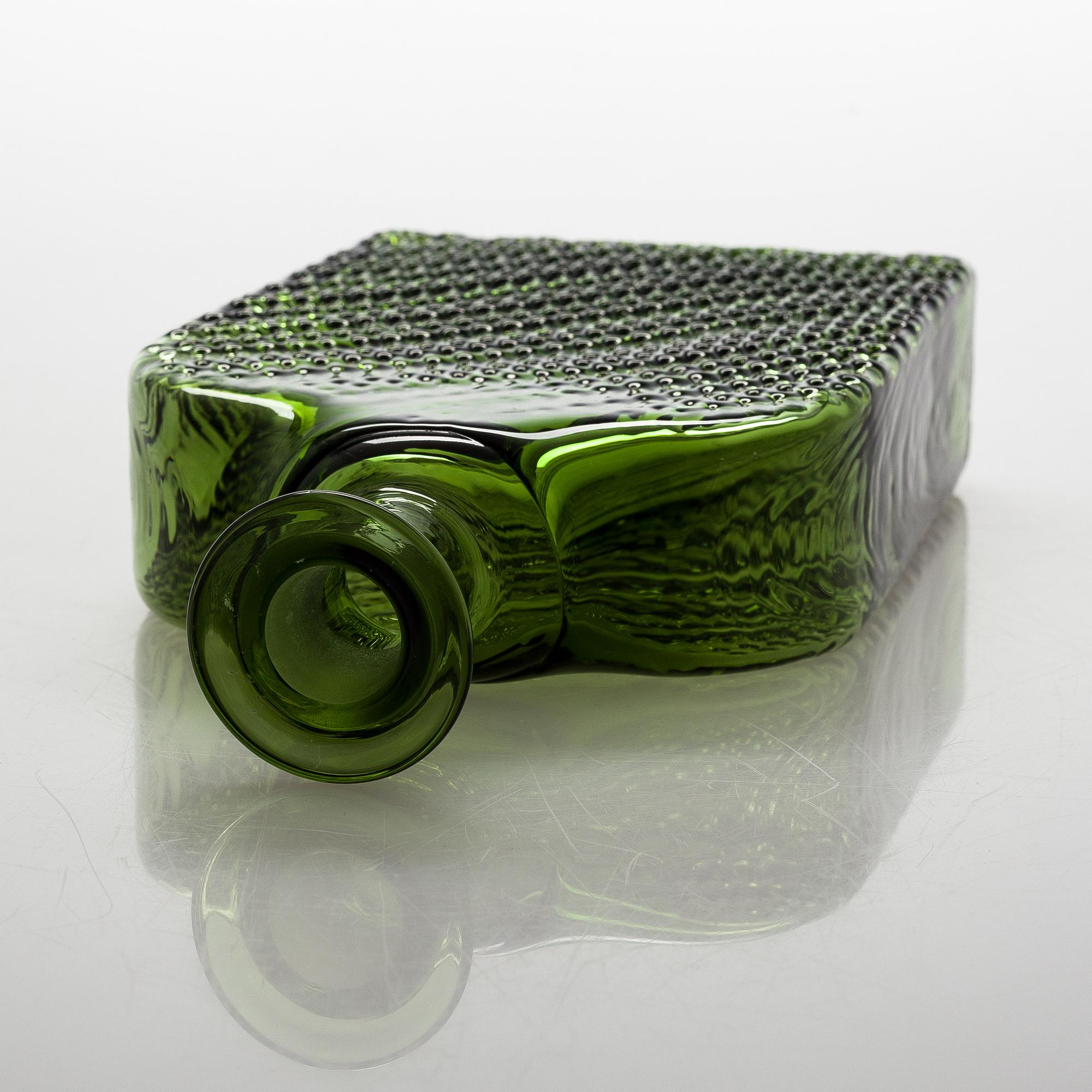 Nanny Still, A 15-piece "Flindari" glassware set, Riihimäen lasi 1964-1968.