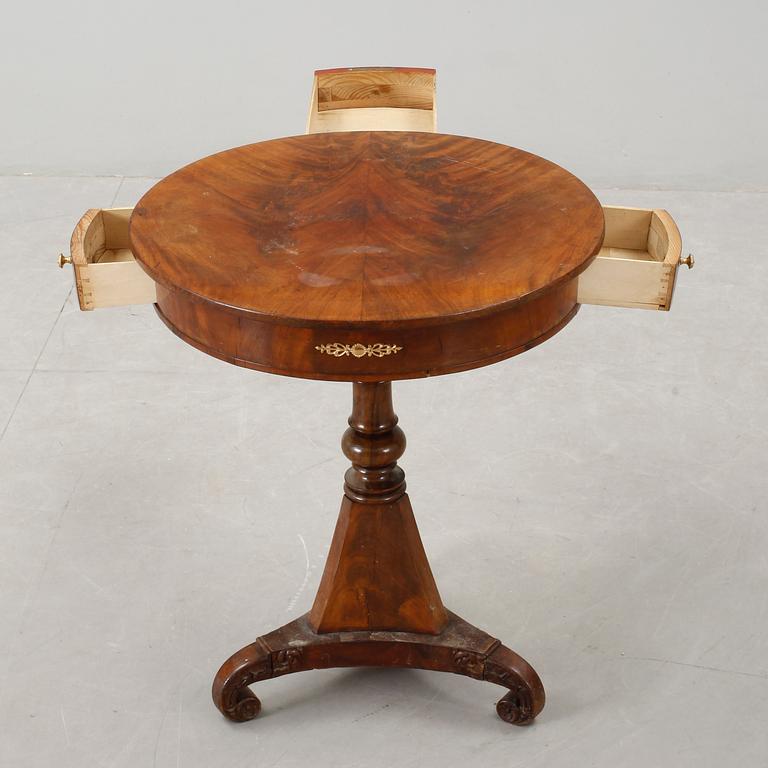 BORD, empire, 1800-talets första hälft.