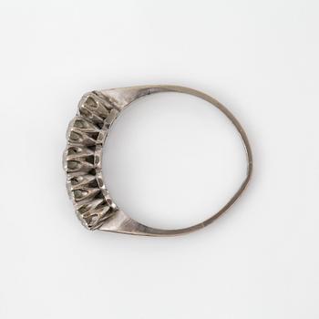RING, vitguld 18K, briljantslipade diamanter, otydliga svenska stämplar, 1900-tal. Tot ca 2 gram.
