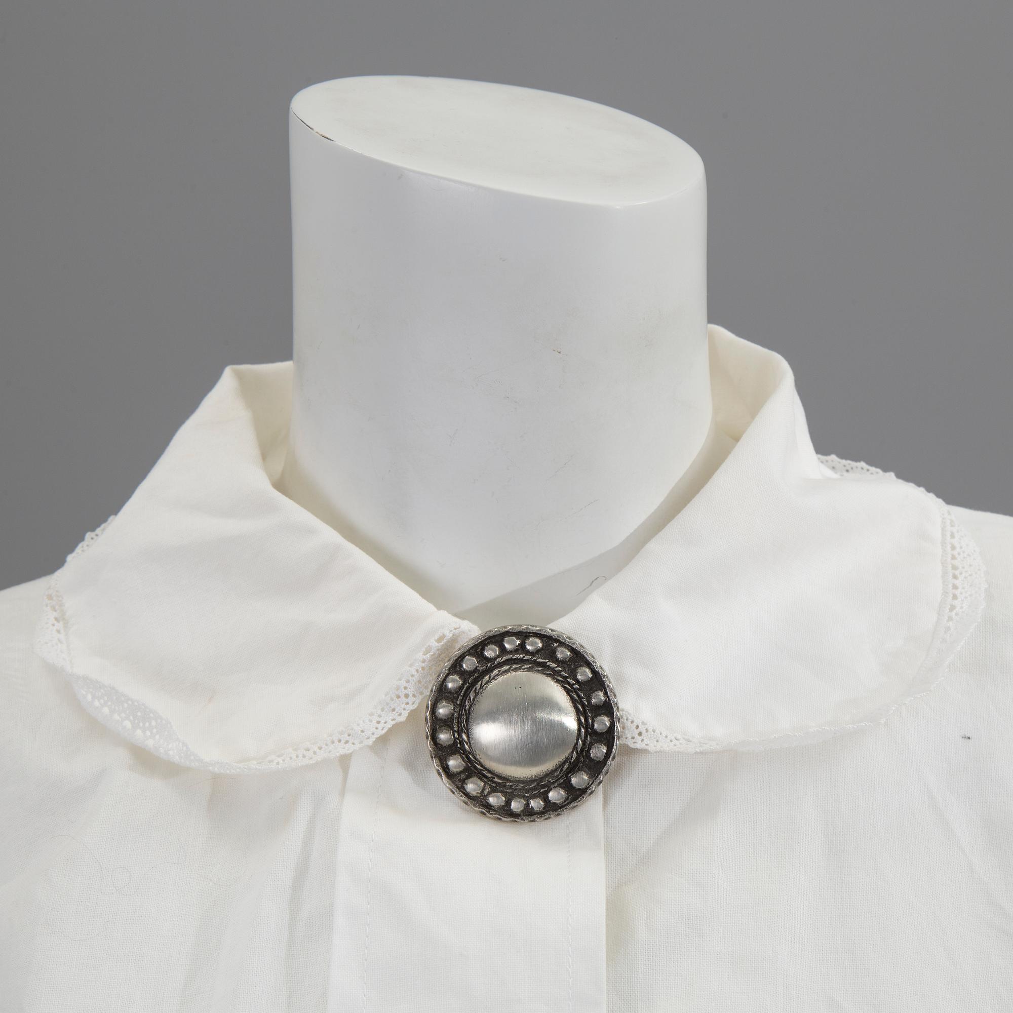 A Swedish folk costume from the second half of the 20th century.