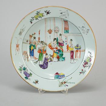 A famille rose export porcelain deep plate, Qing dynasty, Qianlong (1736-95).