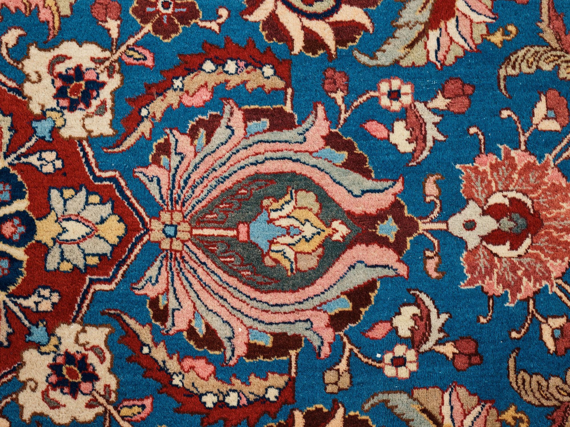 MATTO, a semi-antique Tabriz, ca 359,5 x  259 cm.
