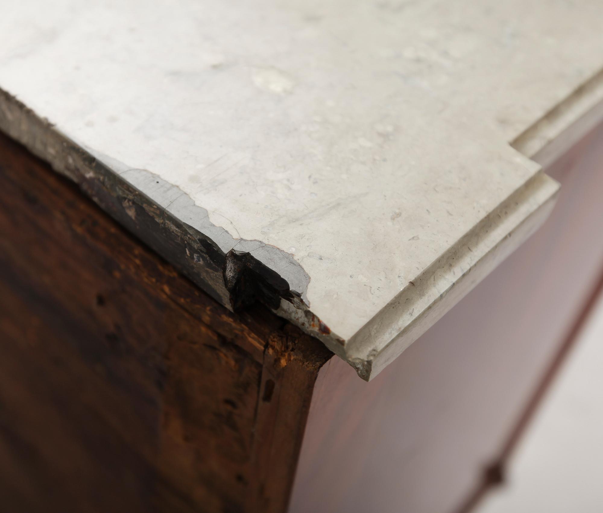 BYRÅ, sengustaviansk, omkring år 1800.