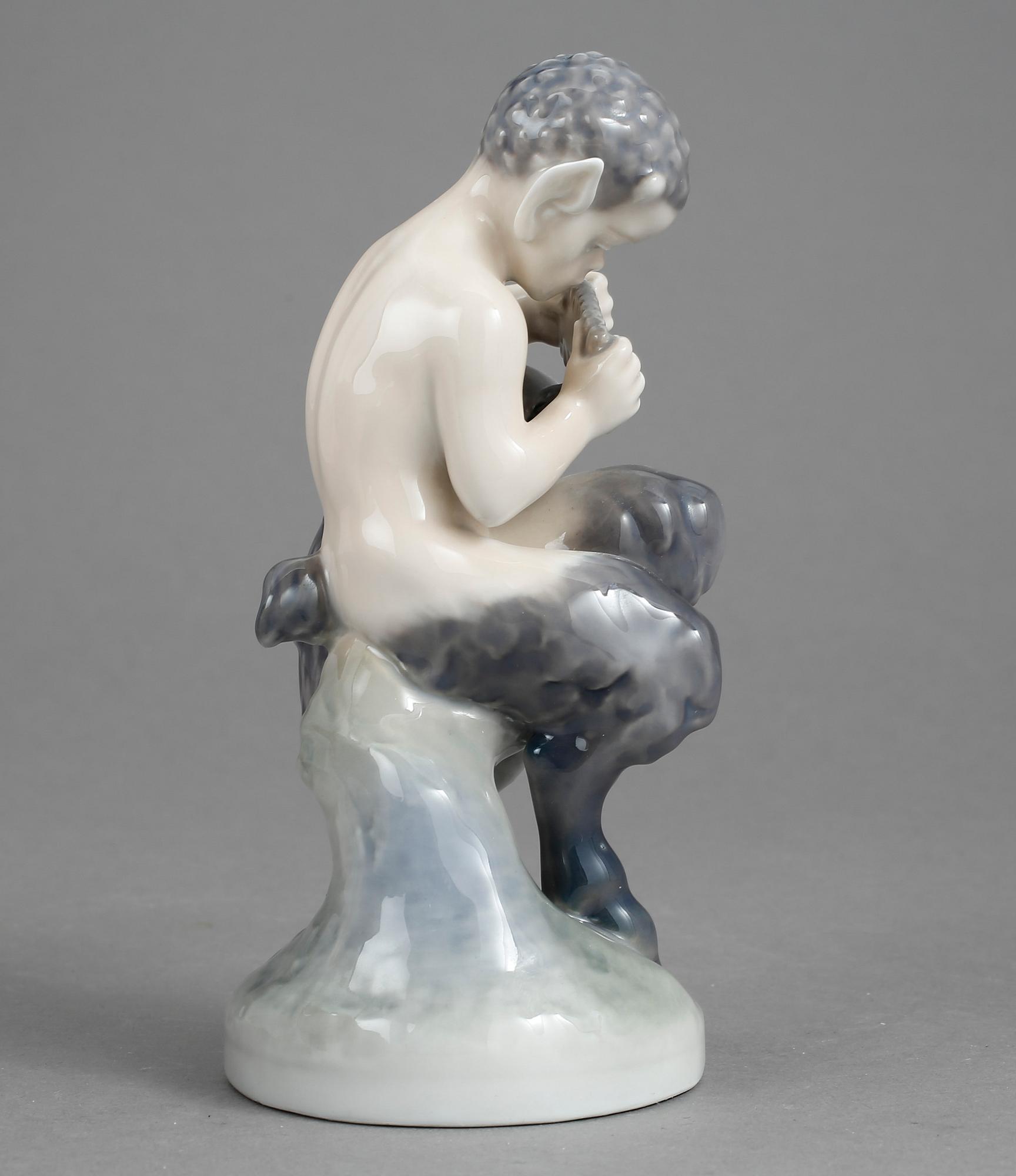 FIGURIN, porslin. Christian Thomsen, Royal Copenhagen.