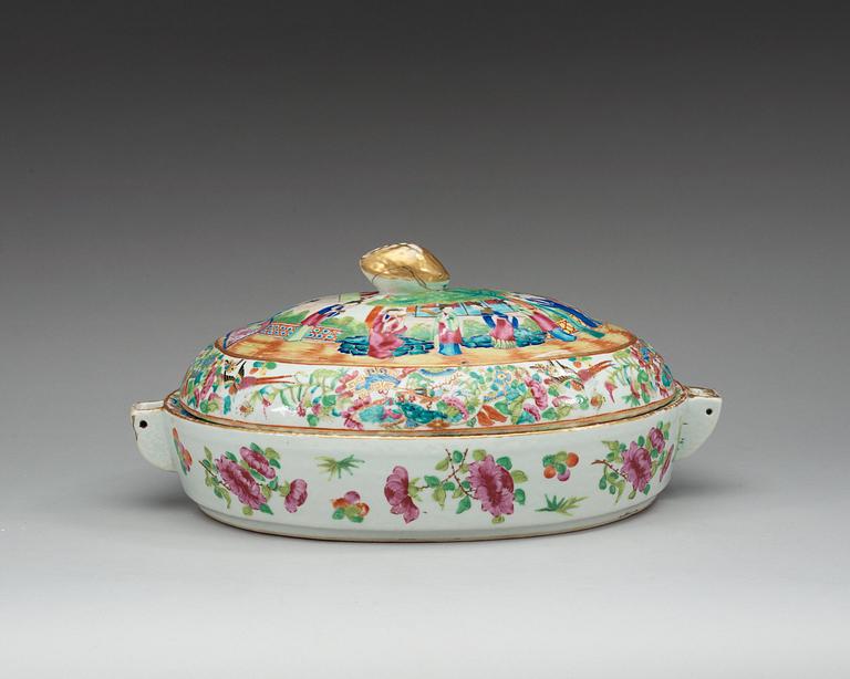 A Canton famille rose hot water dish with cover, Qing dynasty, 19th Century.