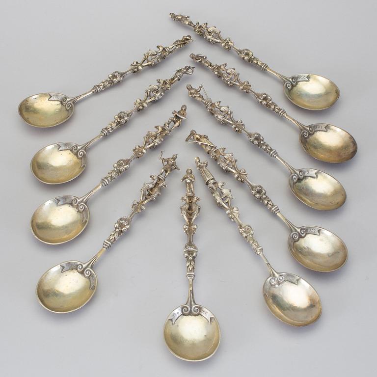 SKEDAR, 10 st, silver, renässansstil, oidentifierade stämplar, sent 1800-tal. Tot ca 925 gram.