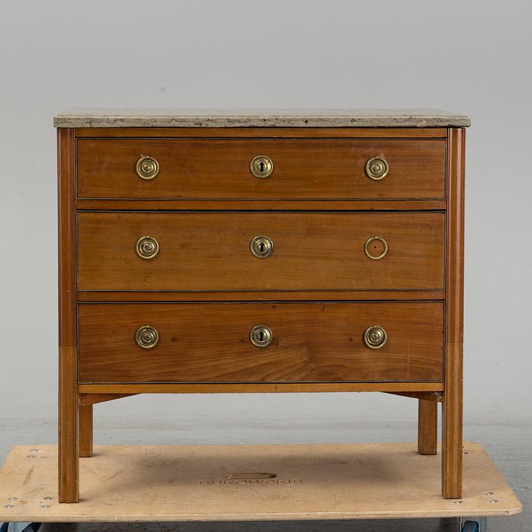 A Late Gustavian commode by Carl Gustaf Foltiern.