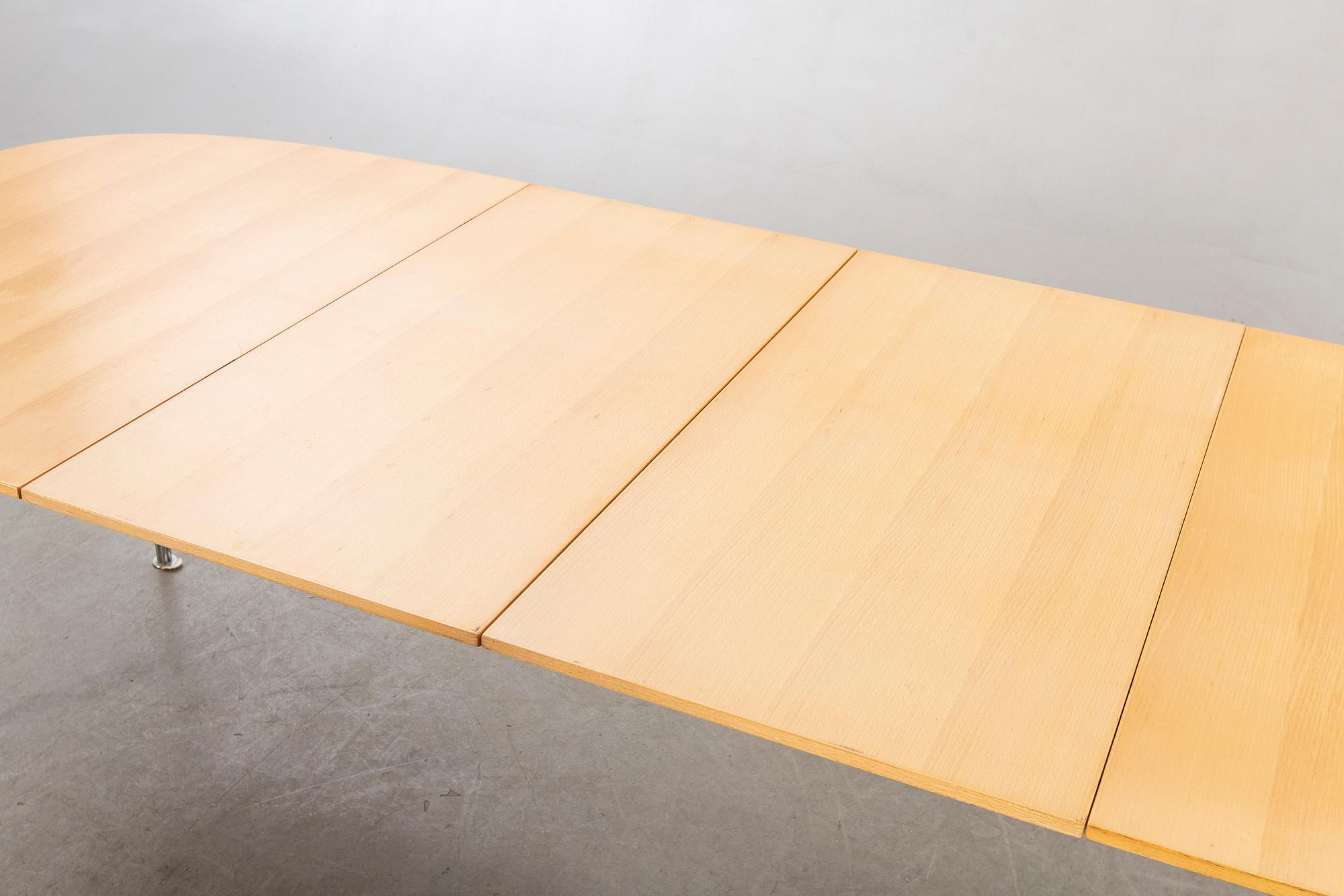 Bruno Mathsson, Matbord, "Superellips", 2 iläggsskivor, Fritz Hansen, Danmark.