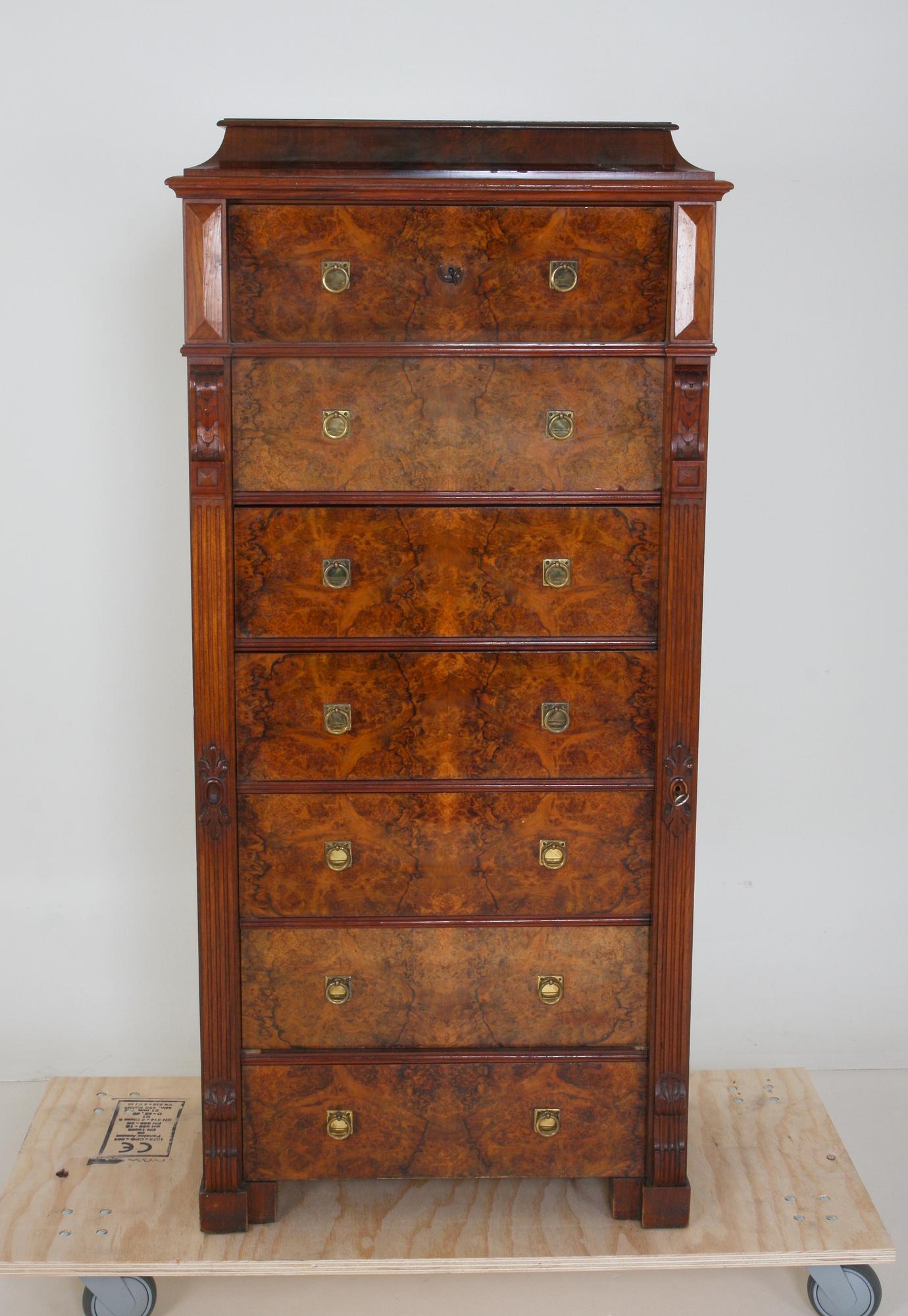 HERRBYRÅ, nyrenässans, 1800-talets senare hälft.