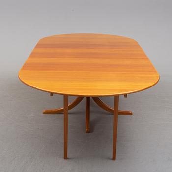 A '771' dining table by Josef Frank, Firma Svenskt Tenn.
