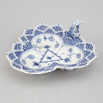 A Royal Copenhagen porcelain half lace "Musselmalet" service 21 pcs.