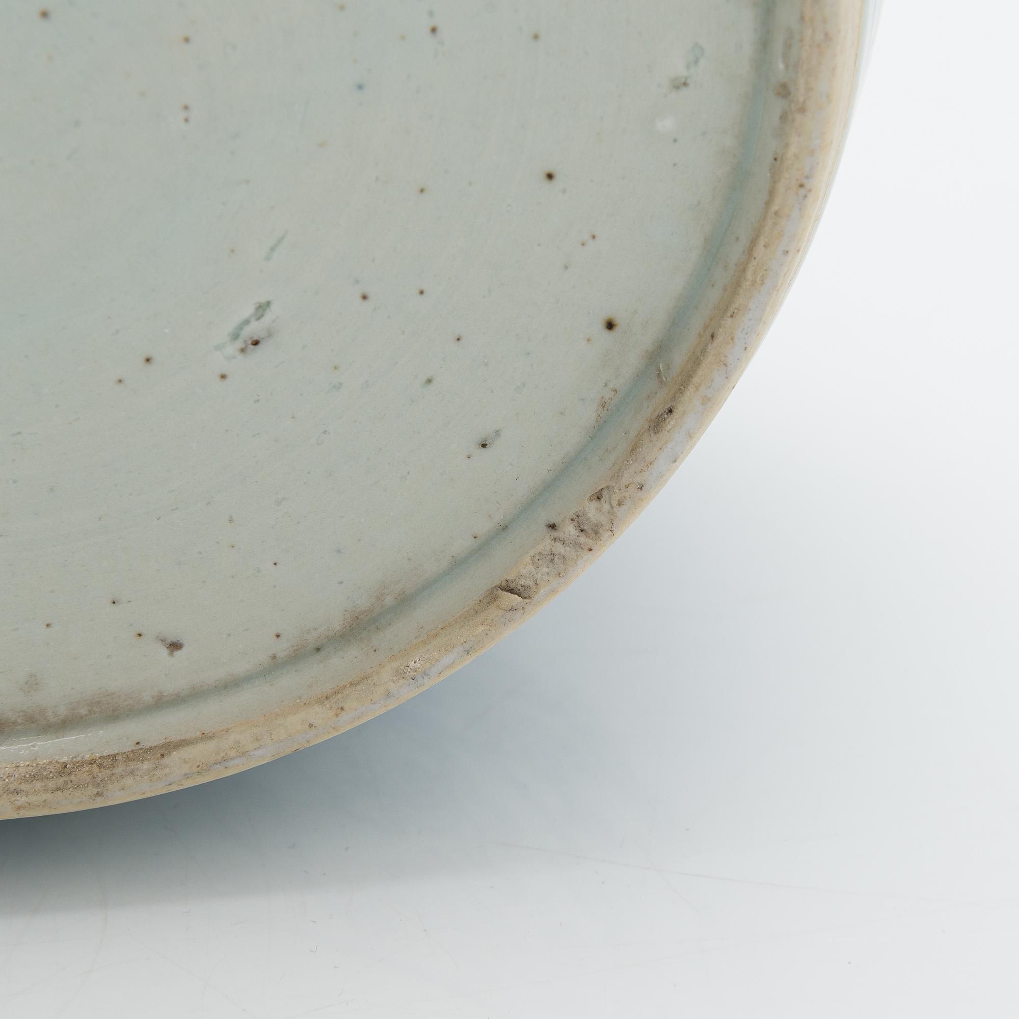 A blue and white jar with cover, late Qing dynasty, end of 19th century.