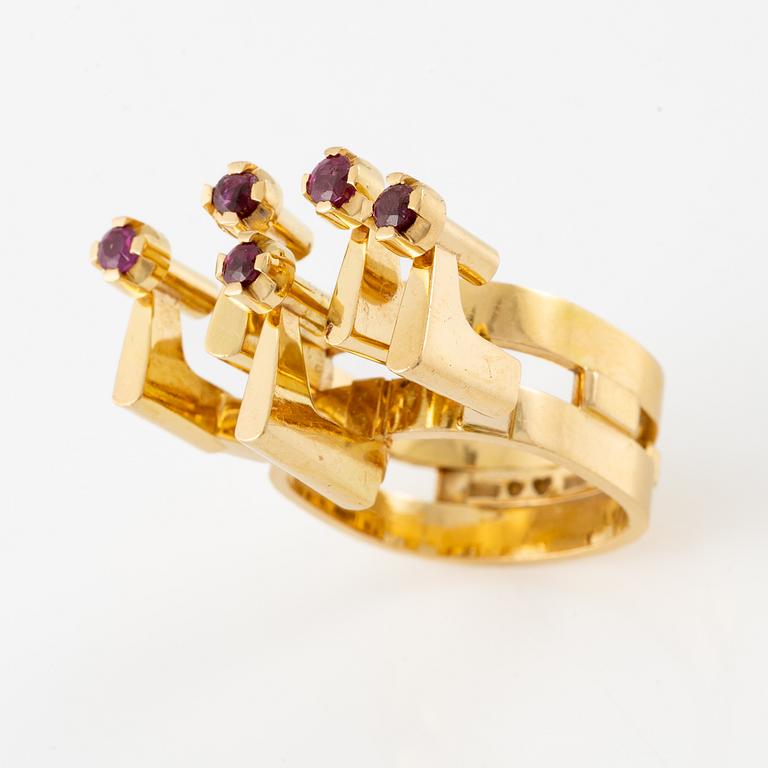 Jan Lundgren, ring 18k gold set with faceted rubies, Stockholm 1982.