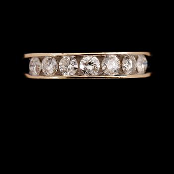 RING, 14 k guld och vitguld, briljantslipade diamanter tot ca 1.00 ct.