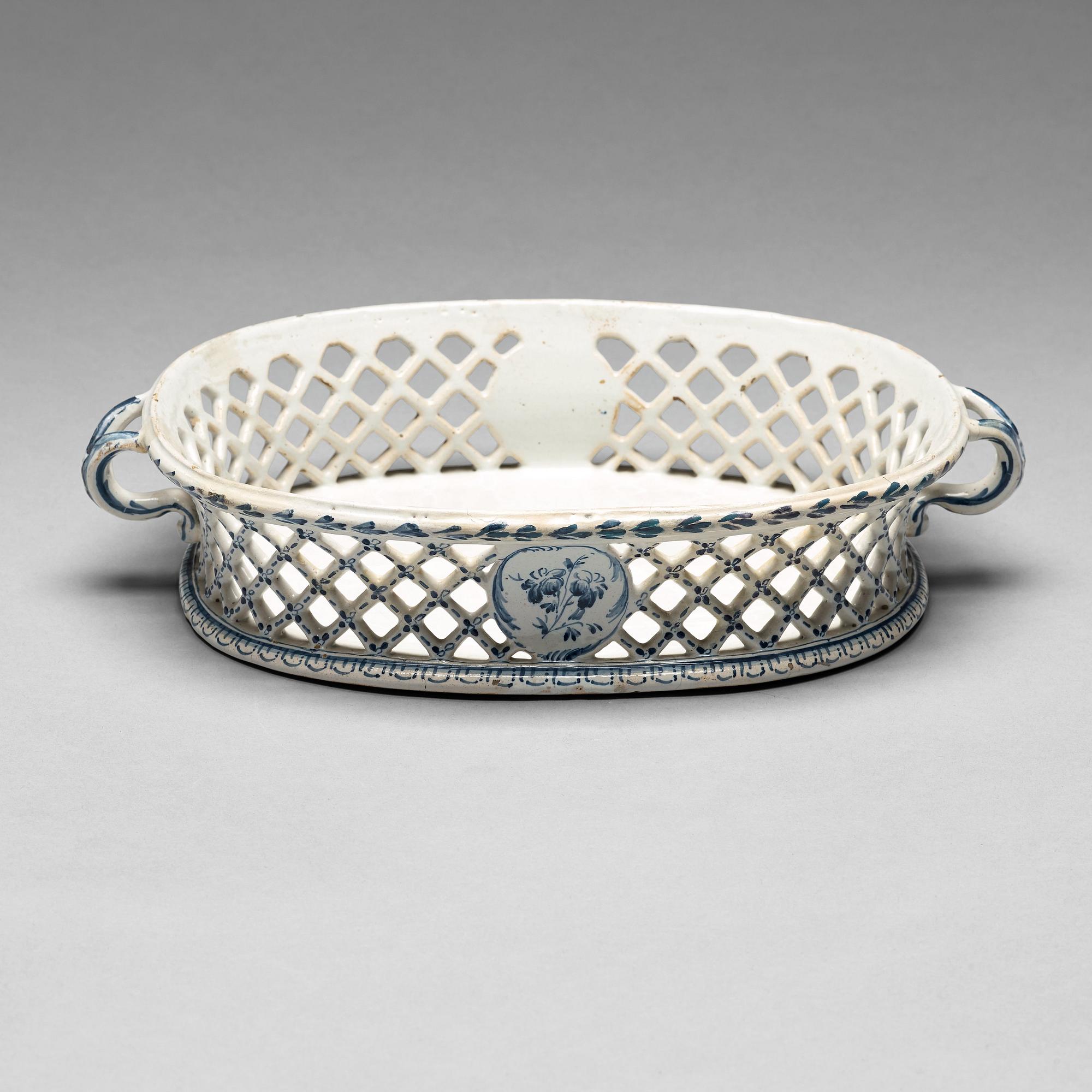 GALLERKORG, fajans. Rörstrand, 1761.