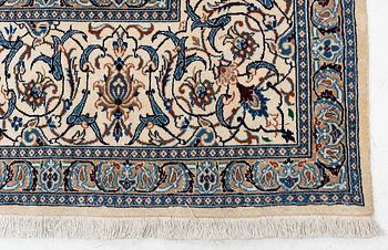 Rug, Nain, approx. 403 x 288 cm.