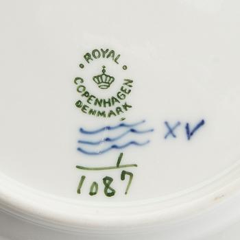 Royal Copenhagen, servisdelar, 15 st, porslin, "Musselmalet hel- och havblonde", Danmark.