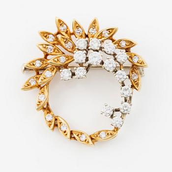 Brooch, 18K gold with round brilliant-cut diamonds.