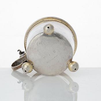 Magnus Myrman, miniatyrdryckeskanna, silver, Norrköping (verksam 1706-1730). Senbarock.