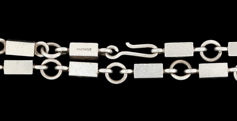 ARMBAND, sterling silver, Wiwen Nilsson, Lund 1946. Vikt ca39gram.